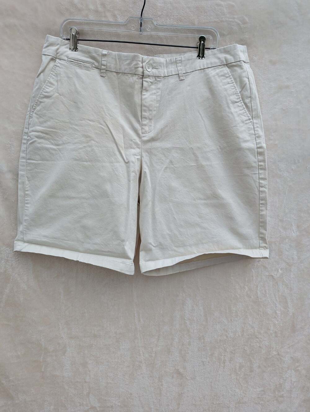 Khakis by Gap Womens White Chino Shorts Size 14